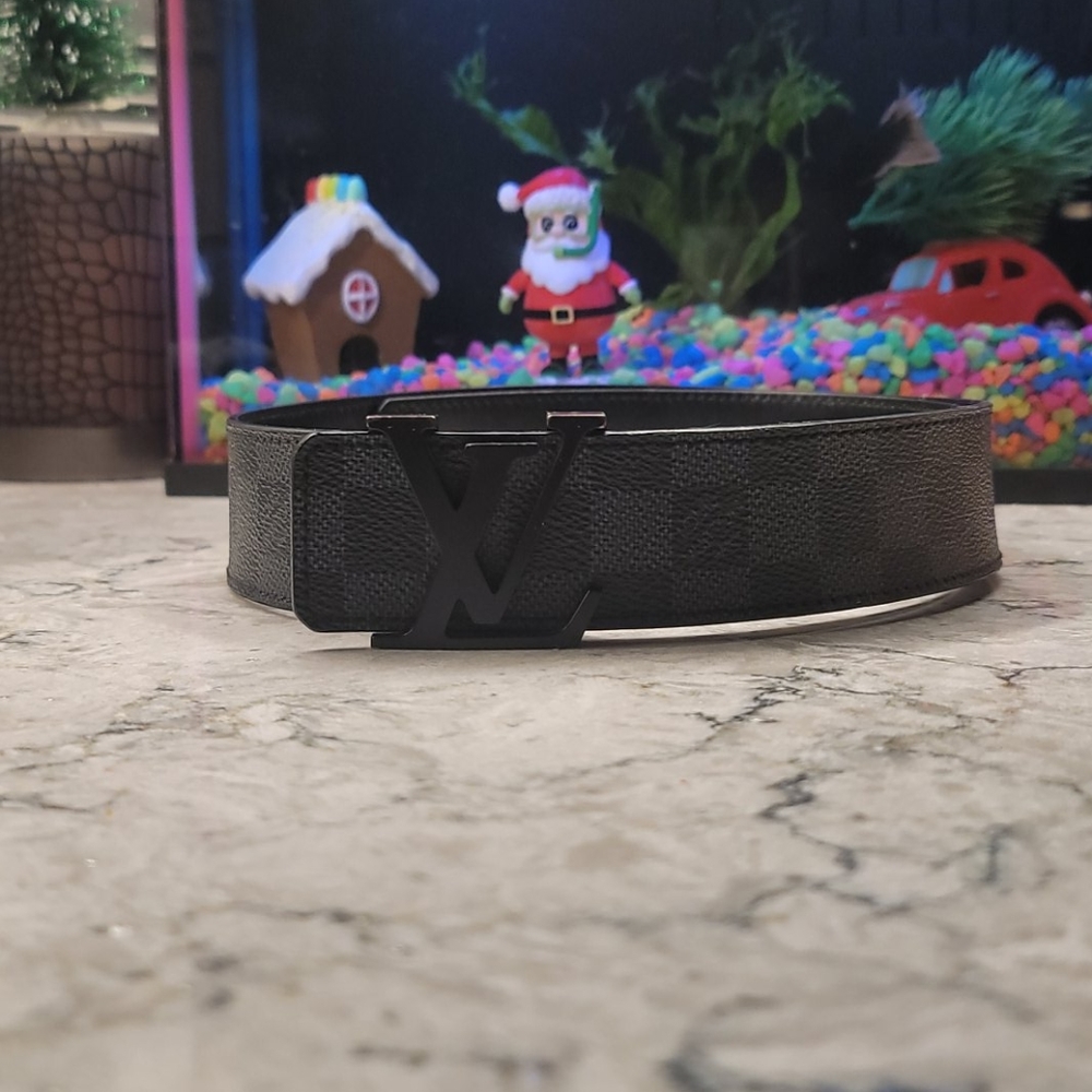 Black and grey checkered louis vuitton belt